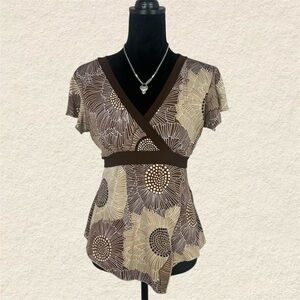 Tempted Hearts V-Neck Brown and Cream Fun Printed Tie Waist Short Sleeve Blouse
